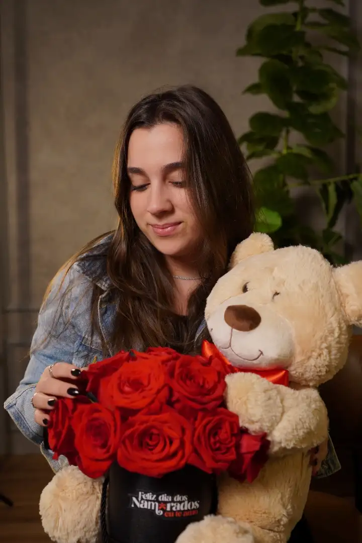 Box de Rosas & Pelúcia